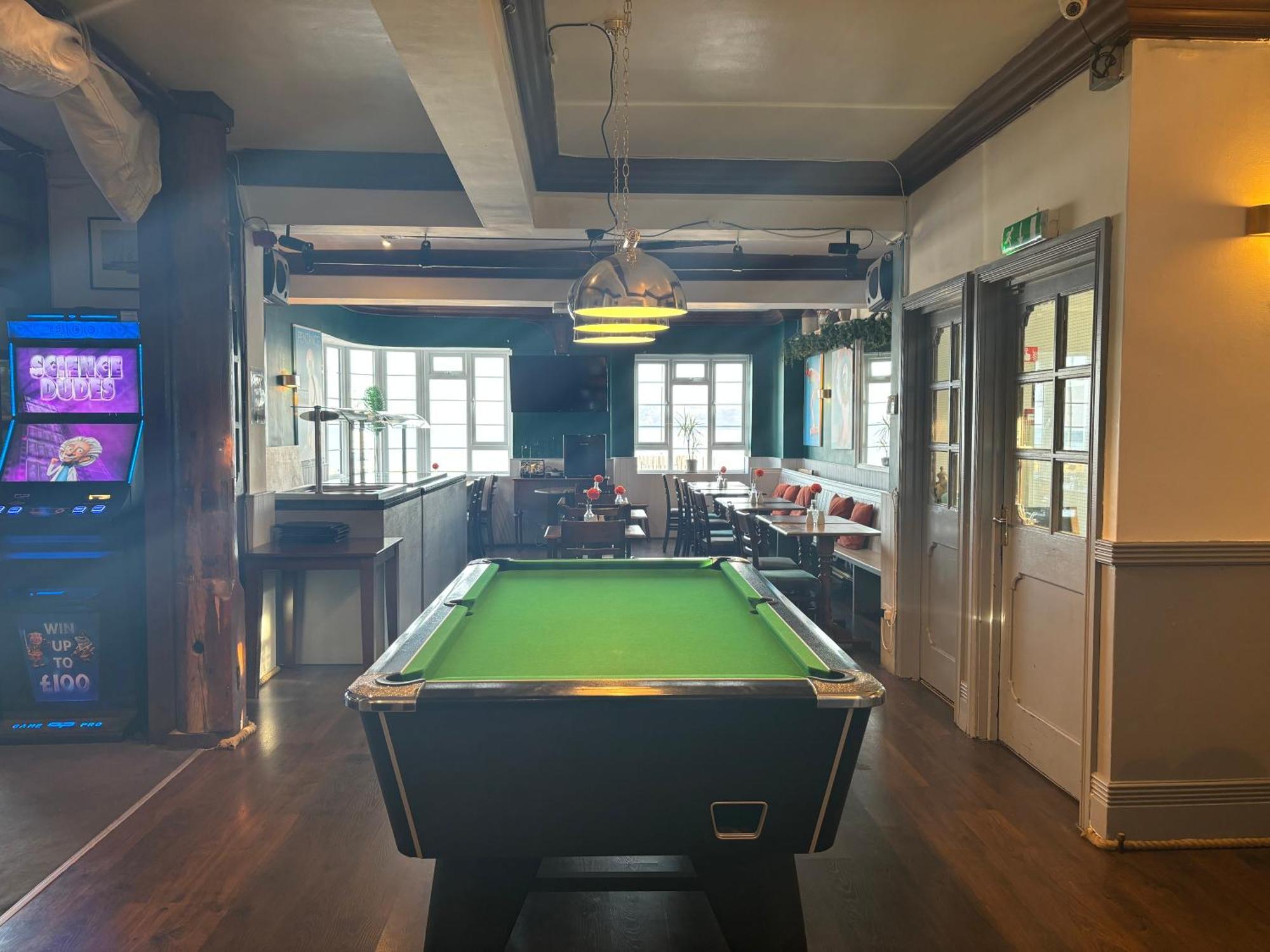 The Yacht Inn เพนแซนซ์ ภายนอก รูปภาพ