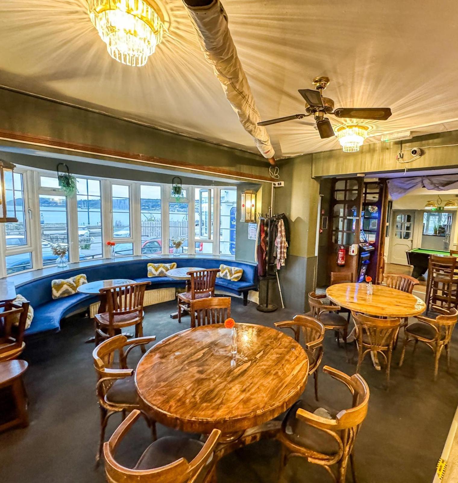 The Yacht Inn เพนแซนซ์ ภายนอก รูปภาพ